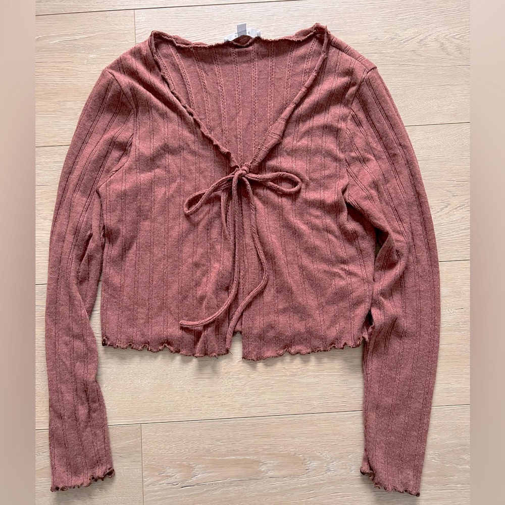 Crop cardigan with bow in the front